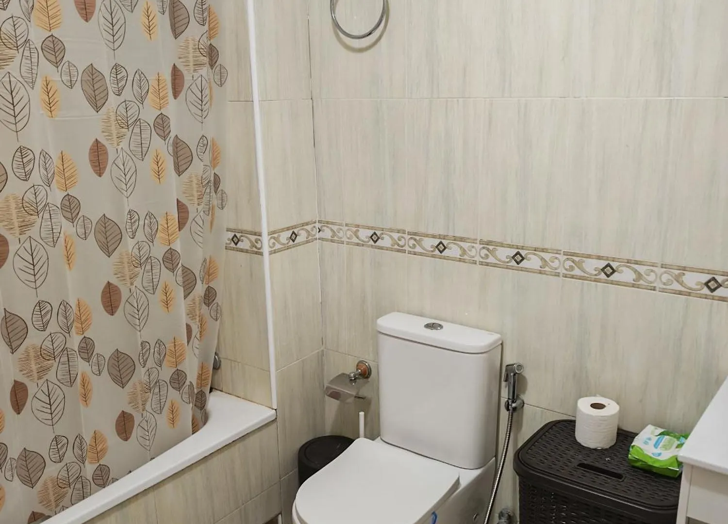 Апартаменты Share Appartement, Have Room With Private Bathroom Торремолинос